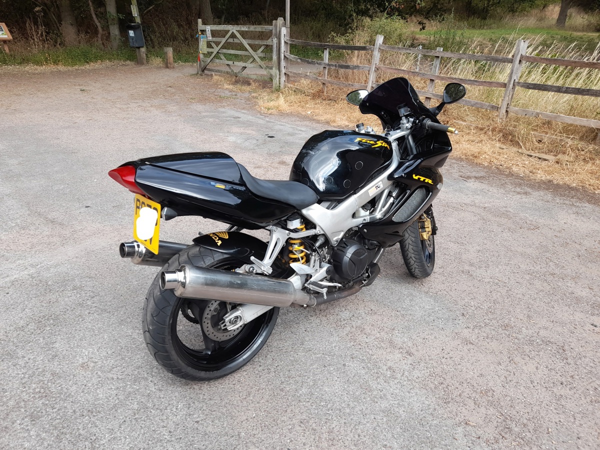 Vtr 1000 firestorm 