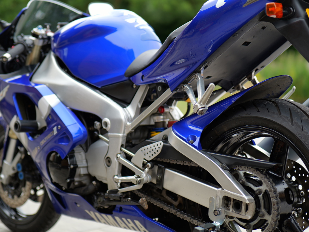 2000 Yamaha YZF-R1 5JJ 28,896 Miles Future Classic Featured on Mid Bike Crisis