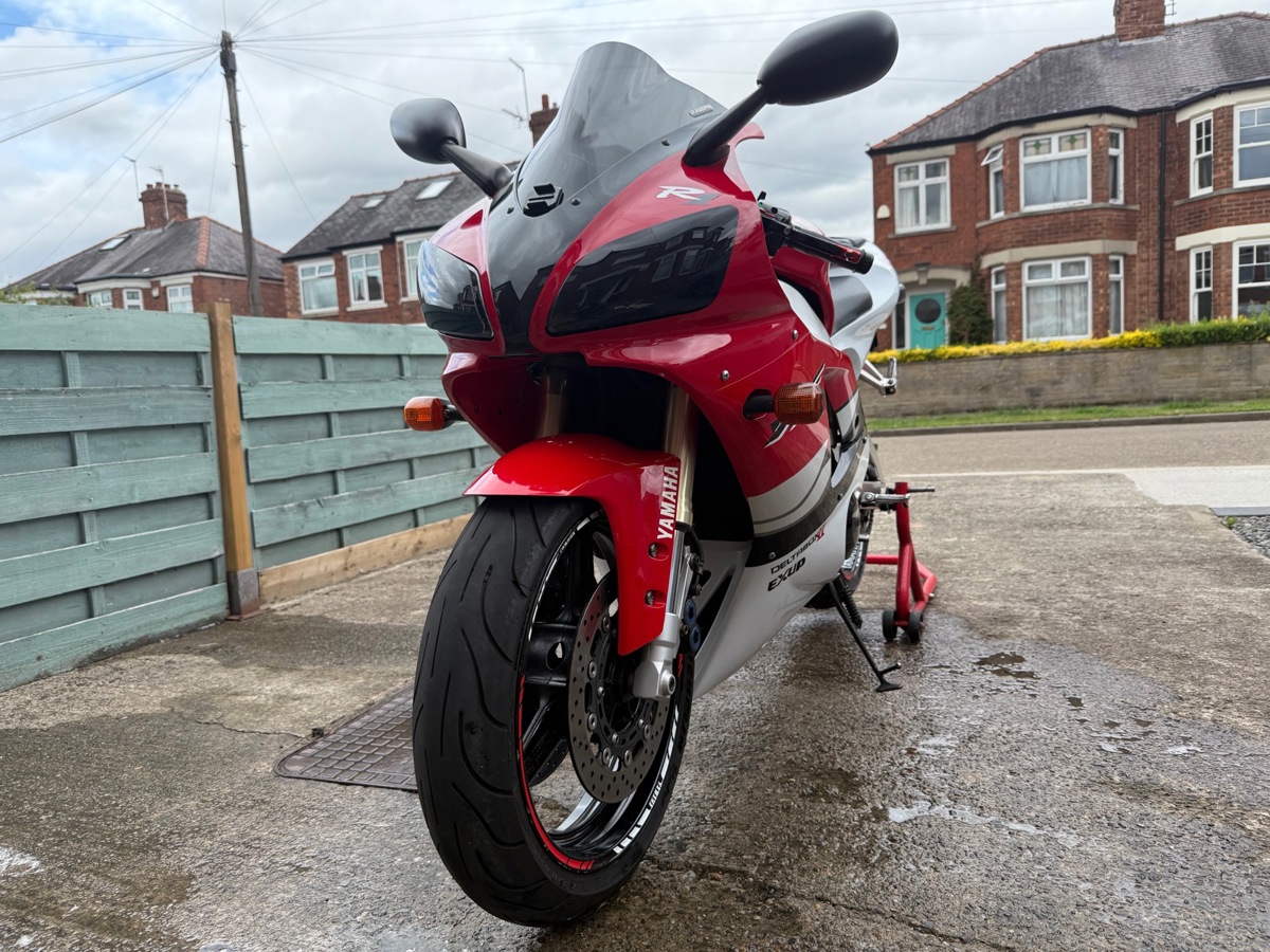 Yamaha R1 4XV W Reg