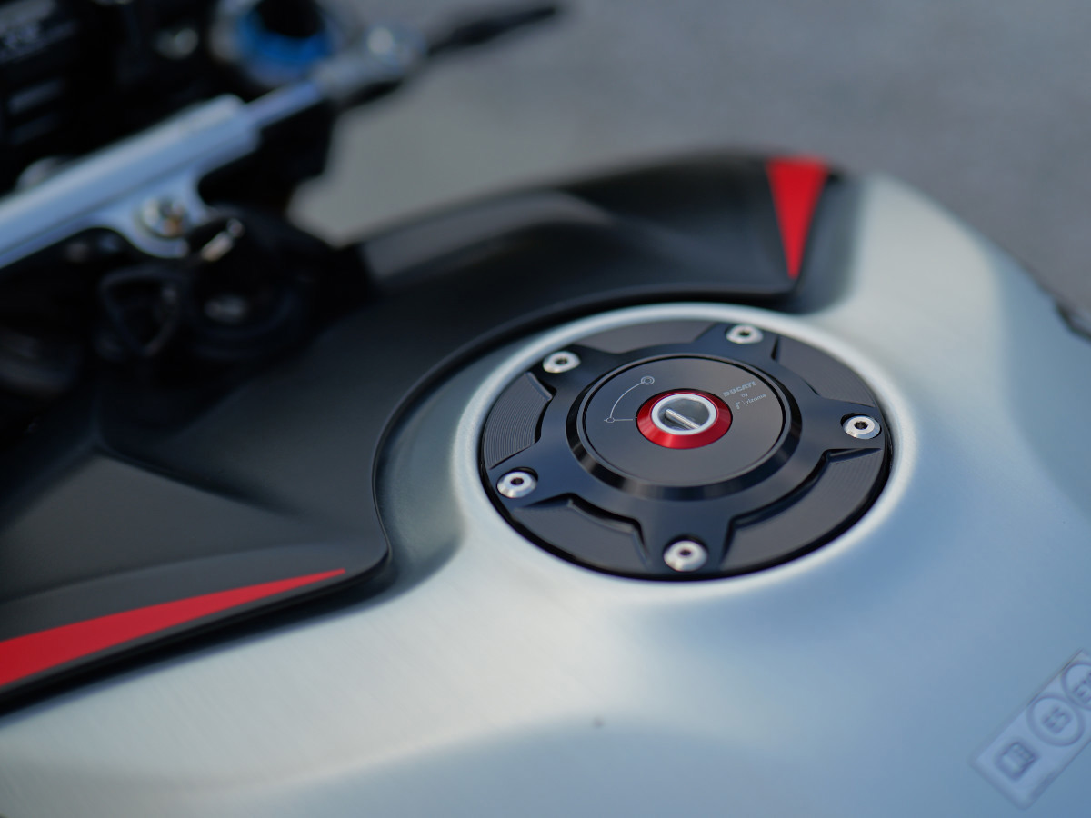 Ducati Streetfighter V4 SP No. 465 | 2022 | 2,290 Miles | Carbon Wheels | STM Open Clutch | Immaculate