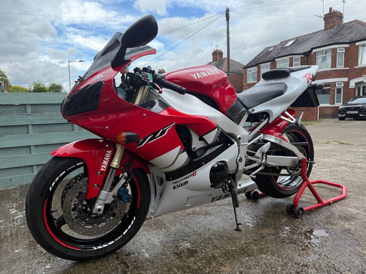 Yamaha R1 4XV W Reg