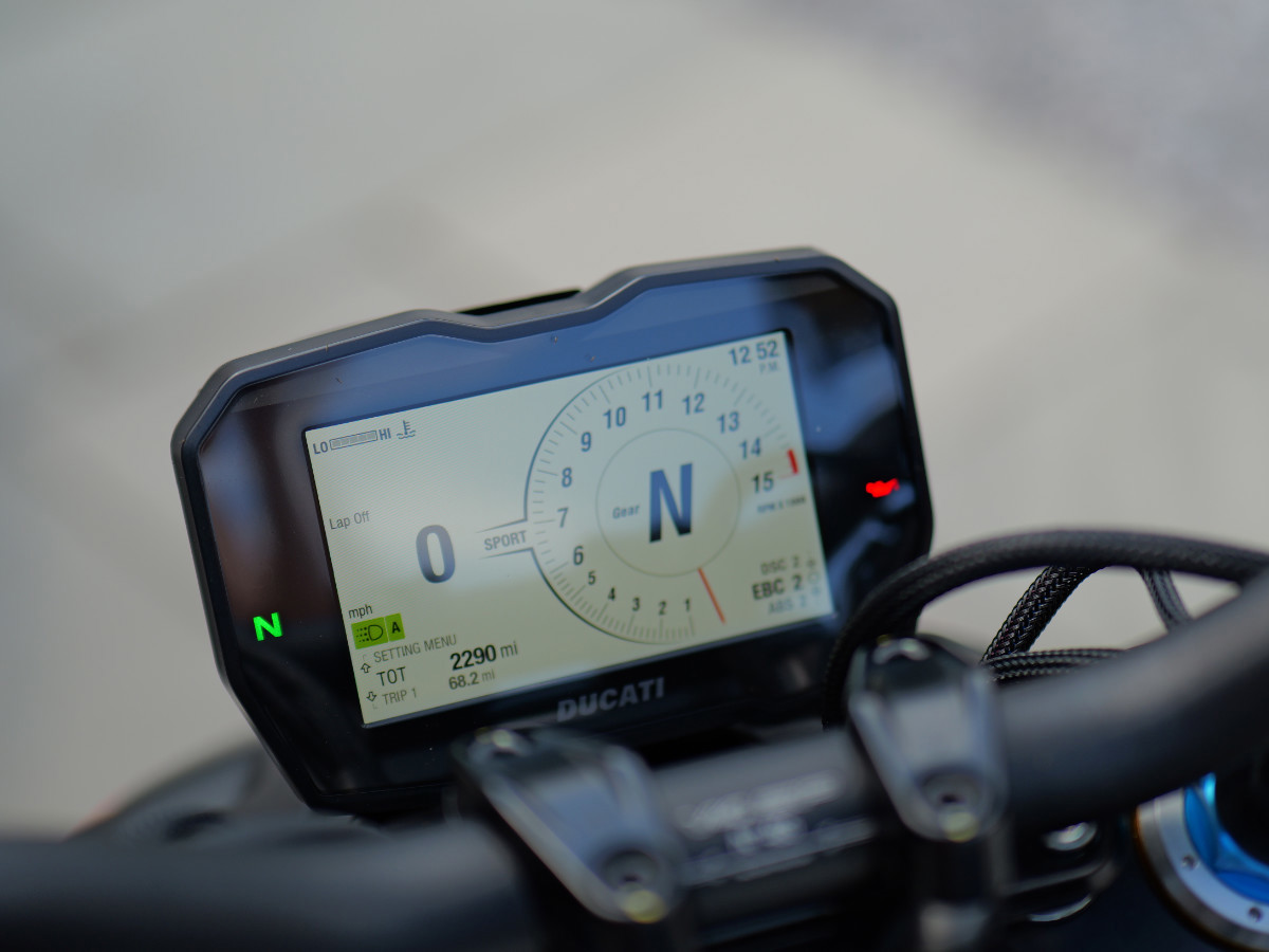 Ducati Streetfighter V4 SP No. 465 | 2022 | 2,290 Miles | Carbon Wheels | STM Open Clutch | Immaculate