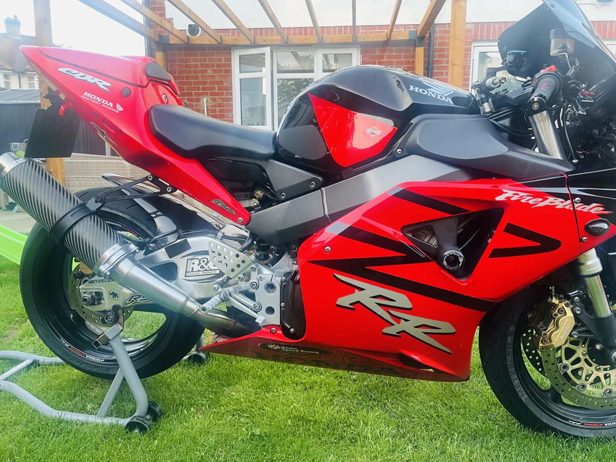 2003 Honda CBR954RR Fireblade | 27,700 Miles | Huge History | Quickshifter | M9RR Tyres | MOT 2027