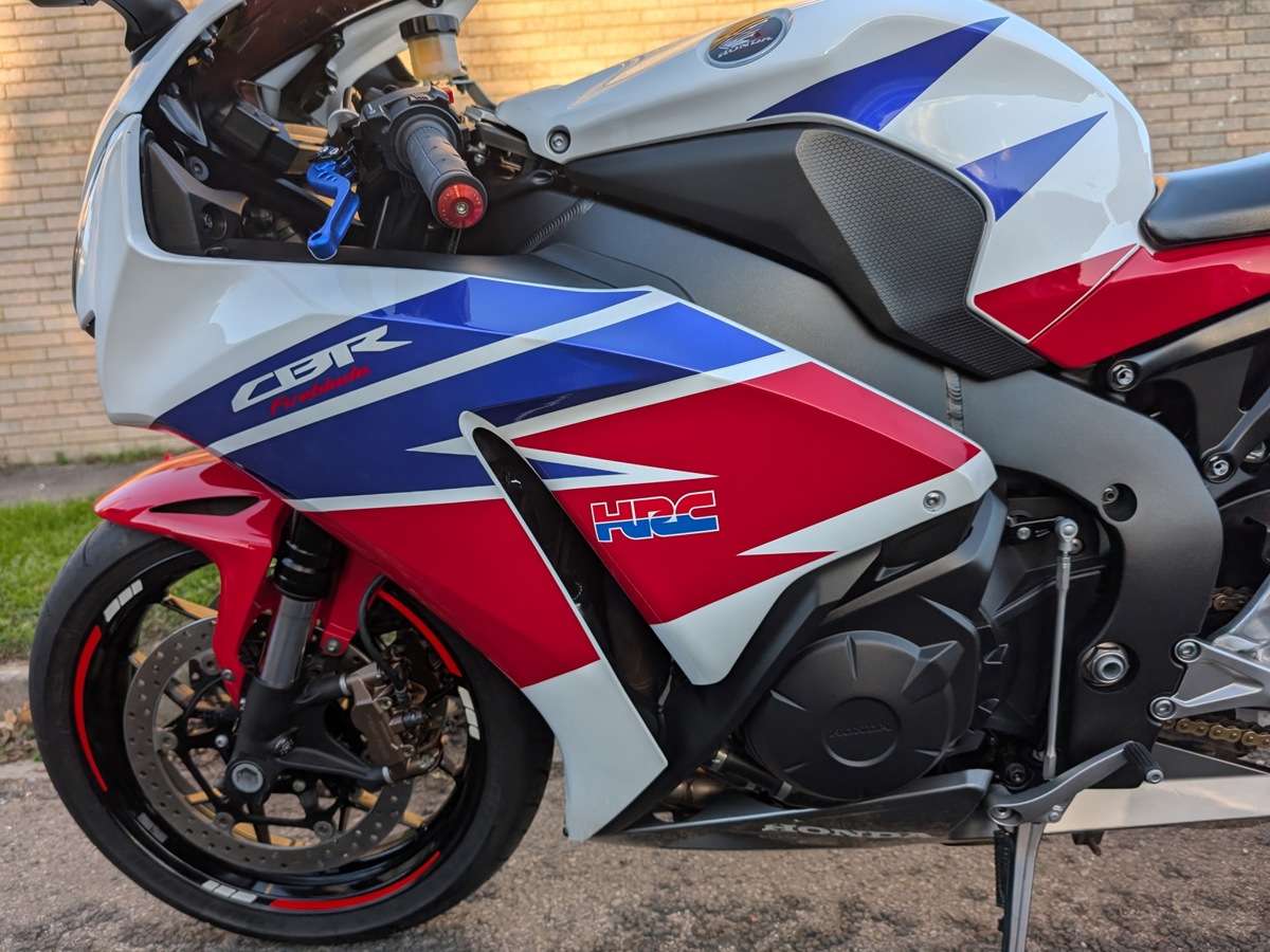 2015 Honda CBR1000RR Fireblade HRC – Low Mileage – Excellent Condition