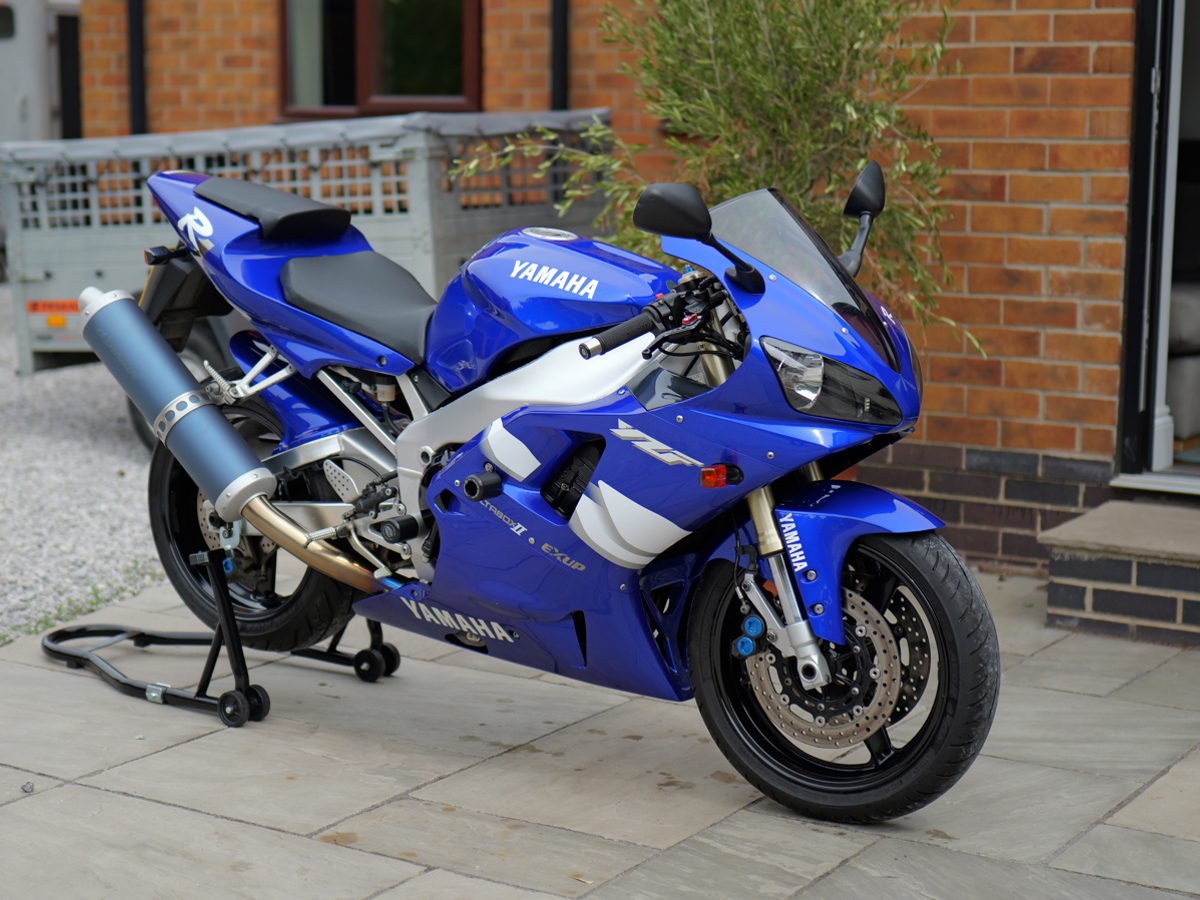 2000 Yamaha YZF-R1 5JJ  28,896 Miles Future Classic Featured on Mid Bike Crisis 